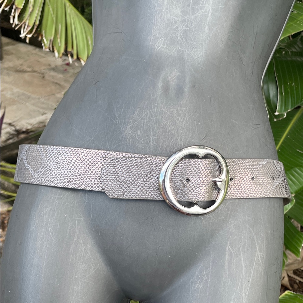 Jessica Simpson, silver snake skin statement belt